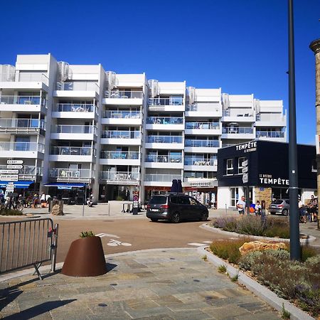 T2 balcon vue sur mer actuellement gênée par un échafaudage parking et entrée sécurisés tout à pied Quiberon Extérieur photo