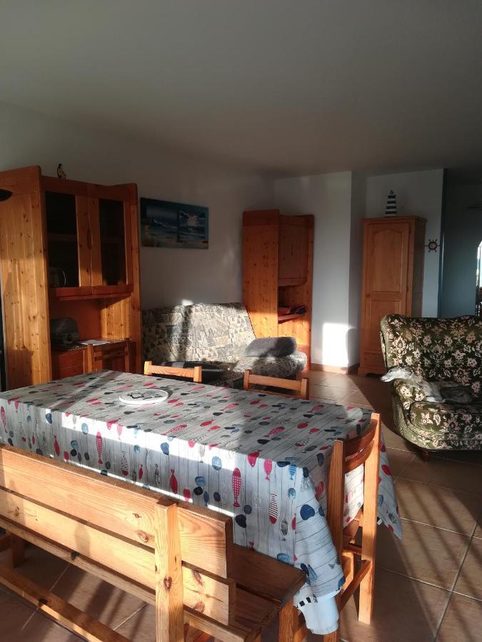 T2 balcon vue sur mer actuellement gênée par un échafaudage parking et entrée sécurisés tout à pied Quiberon Extérieur photo